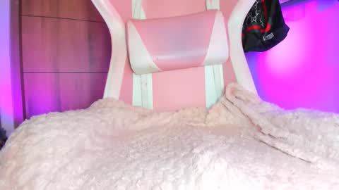 katalinaferreirax online show from October 15, 8:31 pm