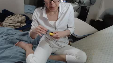 Kat and Crown online show from May 28, 2:42 am