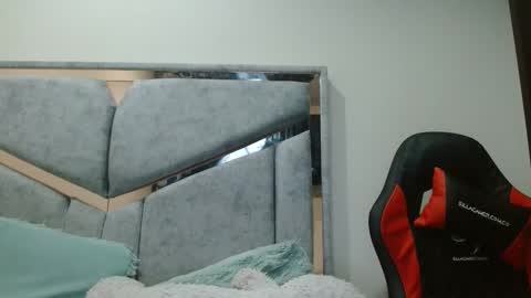 kate online show from April 18, 1:51 am