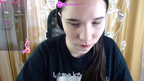 Snapshot of katecrash chatting on October 8, 11:16 am YourKate online show from October 8, 11:16 am
