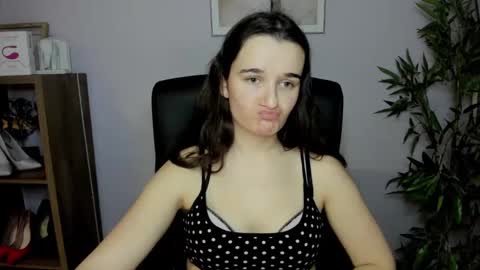 Snapshot of katedesire chatting on January 19, 7:47 pm Kate  online show from January 19, 7:47 pm