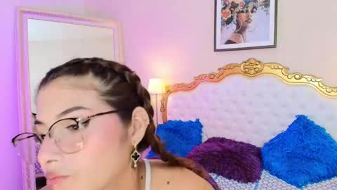 katee Martinez online show from November 26, 9:00 pm