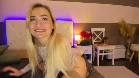 KateOwyns online show from February 18, 5:53 pm