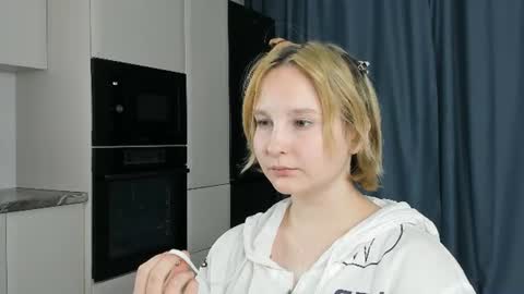 Kate online show from July 1, 7:00 pm