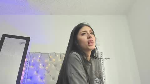 love meeee online show from November 12, 5:15 pm