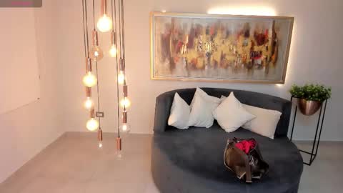 K A T E  online show from November 16, 5:42 am