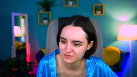 katewillows online show from February 15, 5:10 am