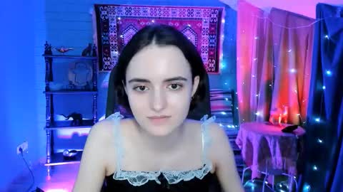 katewillows online show from March 13, 7:00 am