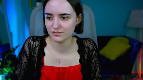 katewillows online show from March 21, 6:08 am