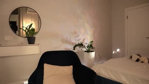 katherinepinke online show from February 7, 3:48 pm