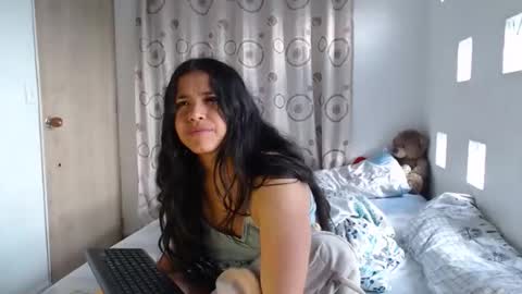 Snapshot of kathiie_ chatting on October 2, 11:42 am K A T H I E online show from October 2, 11:42 am
