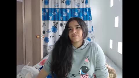 Snapshot of kathiie_ chatting on February 25, 6:01 pm K A T H I E online show from February 25, 6:01 pm