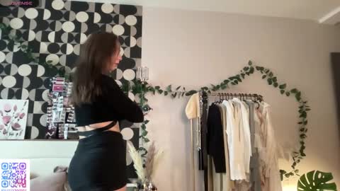 Snapshot of katie________ chatting on September 18, 7:12 am Katienext stream  online show from September 18, 7:12 am