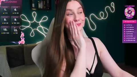 Snapshot of katie_taylorr chatting on October 21, 1:54 am Katie online show from October 21, 1:54 am
