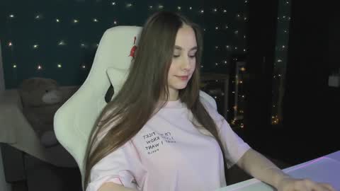 Snapshot of katie_taylorr chatting on December 3, 10:45 pm Katie online show from December 3, 10:45 pm