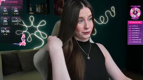 Snapshot of katie_taylorr chatting on October 17, 10:25 pm Katie online show from October 17, 10:25 pm