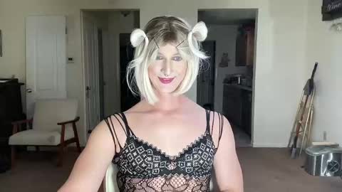 katiebabykitty online show from April 20, 2:31 pm