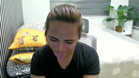 Snapshot of katiefrox_ chatting on January 23, 1:13 pm katiefrox  online show from January 23, 1:13 pm