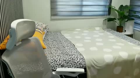 Snapshot of katiefrox_ chatting on January 23, 5:45 am katiefrox  online show from January 23, 5:45 am