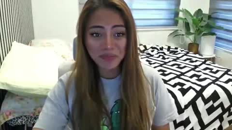 Snapshot of katiefrox_ chatting on March 3, 7:54 am katiefrox  online show from March 3, 7:54 am