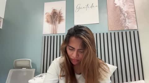 Snapshot of katiefrox_ chatting on October 31, 3:29 am katiefrox  online show from October 31, 3:29 am