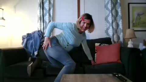 katieutopia online show from March 17, 3:22 am