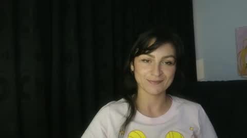 Snapshot of katlopez19 chatting on December 5, 11:56 pm katalina online show from December 5, 11:56 pm