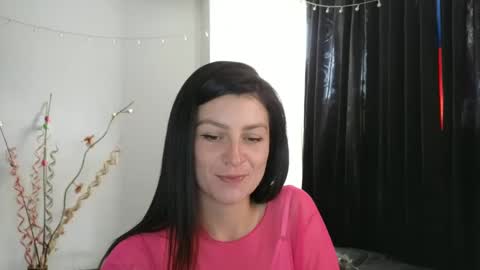 Snapshot of katlopez19 chatting on February 19, 6:10 pm katalina online show from February 19, 6:10 pm