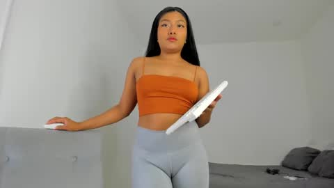 Snapshot of katnees_correa chatting on February 14, 6:34 am Follow me on instagram and twitter as correaktnees online show from February 14, 6:34 am