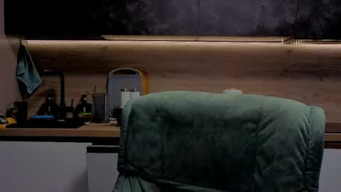 katniss_k online show from June 2, 4:58 am