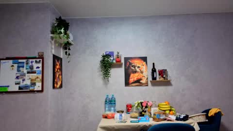 katniss_k online show from December 14, 1:50 pm