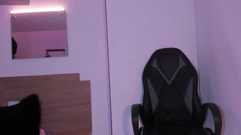 katta_martini_ online show from November 13, 11:57 am