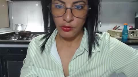 KattleyaGrey online show from November 26, 9:00 pm