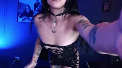      online show from December 1, 3:15 am