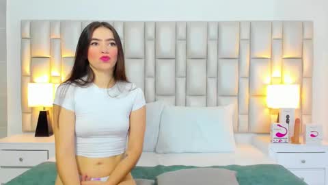 katy blonde girl and paola big boobs online show from May 21, 8:04 pm