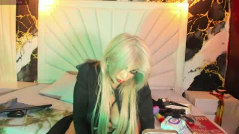 katy  online show from April 18, 11:56 am