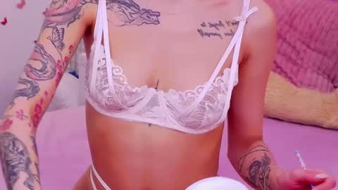 Kaya Belle online show from April 2, 4:42 am