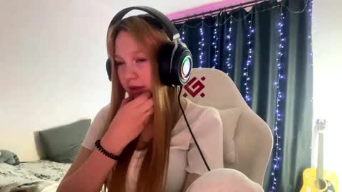 Amia online show from March 27, 5:58 pm