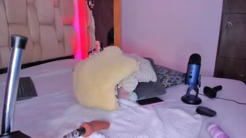 Kayla online show from July 9, 10:25 pm