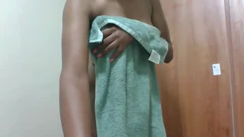 kaylar online show from April 18, 7:07 pm