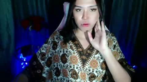 Kaylee online show from May 2, 2:01 pm