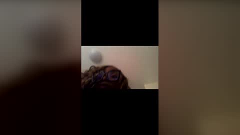 Kaylee online show from December 5, 7:18 am