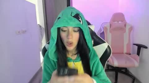 kaylie online show from October 27, 10:59 am