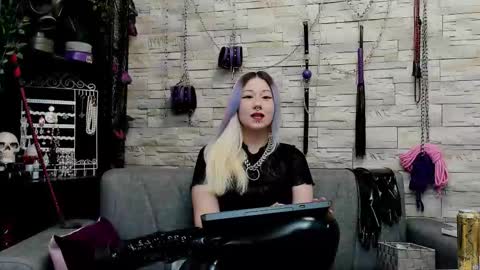 Miss Kazia online show from February 18, 2:00 am