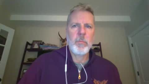 kc_cumming online show from June 4, 11:05 am