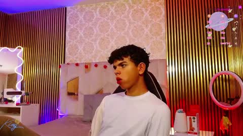  keahi  online show from April 10, 7:29 pm