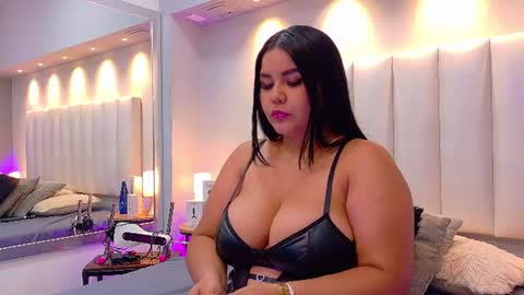Keily Ross online show from July 16, 8:34 pm