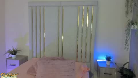 keirahartz online show from April 12, 12:09 pm