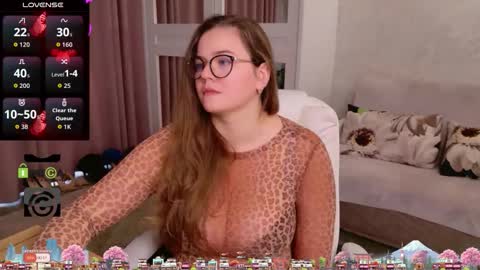 kellielowie online show from November 19, 7:08 am