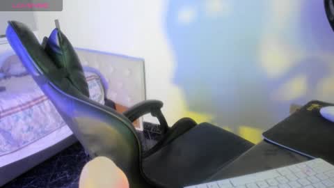 kelly Win my heart - give me a gift haha love giftsF online show from February 18, 3:28 am